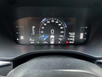 Volvo XC 60 2018 T5 Momentum 01