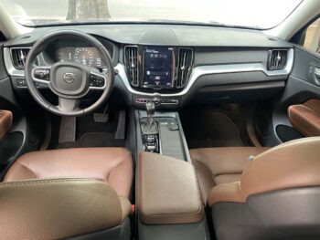 Volvo XC 60 2018 T5 Momentum 04